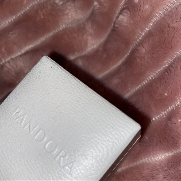 Classic Pandora Ring - Picture 4 of 4